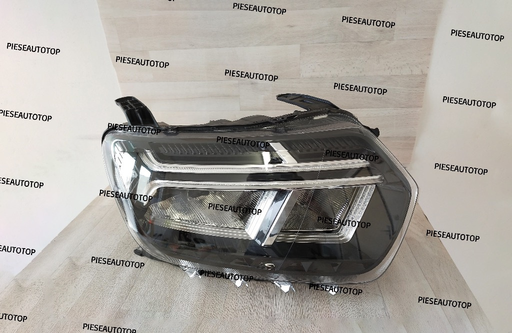 Far dreapta LASER Dacia Duster 2 2023 Facelift NOU 260101613R 260109550R OE