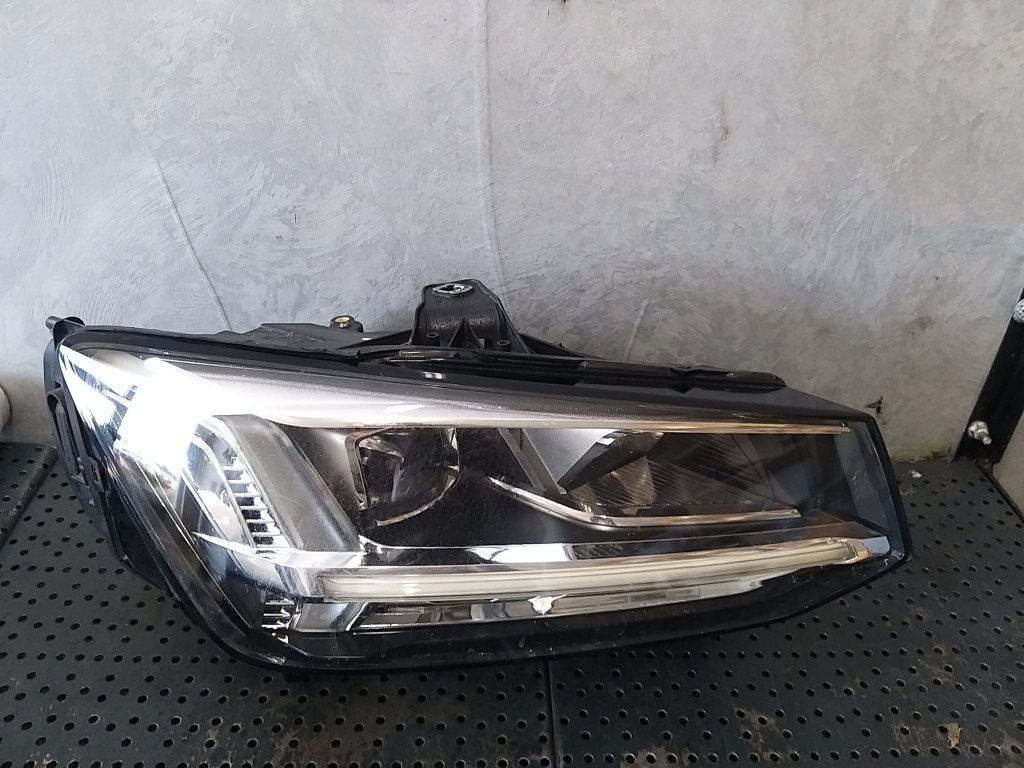 Far dreapta led audi q2 pentru piese