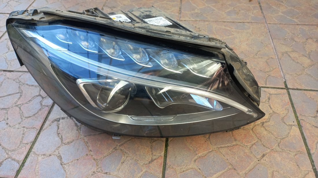 Far dreapta Led Mercedes C-Class W205 cod A2059063803 are urechiuse rupte