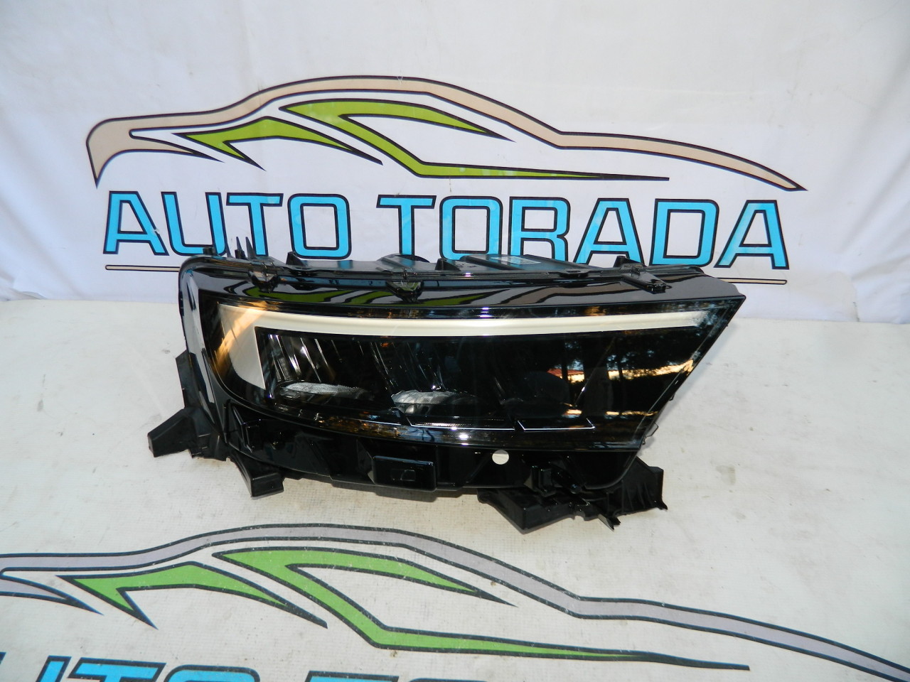 Far dreapta LED Opel Mokka model 2020-2024 cod 9847939180