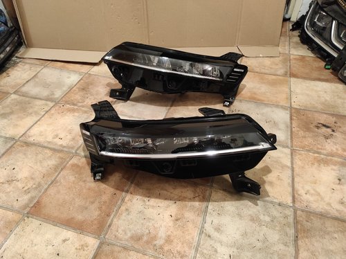 Far dreapta led Renault Megane 5 E-tech (2021-2024) cod 260104574R / 1ZX015143-02