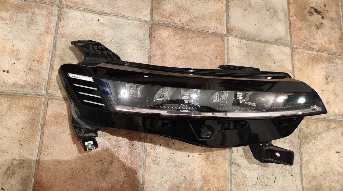 Far dreapta led Renault Megane 5 E-tech (2021-2024) cod 260104574R / 1ZX015143-02