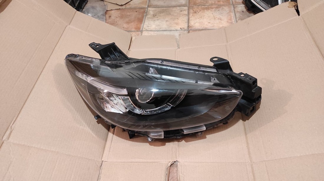 Far dreapta Mazda CX-5 led (2015-2017) cu doua lupe cod KA1L51030C