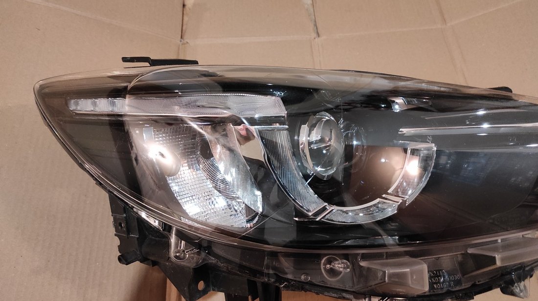 Far dreapta Mazda CX-5 led (2015-2017) cu doua lupe cod KA1L51030C