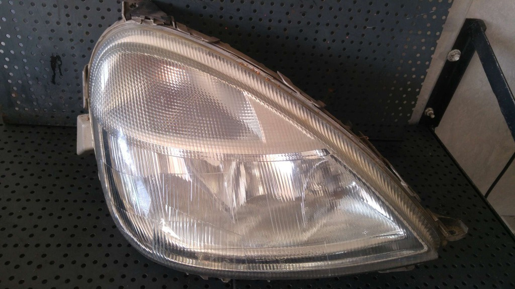 Far dreapta mercedes a class w168 0301152212
