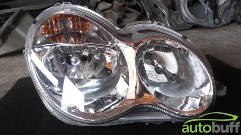 Far dreapta Mercedes Benz A2038201259/ NOU SI ORIGINAL