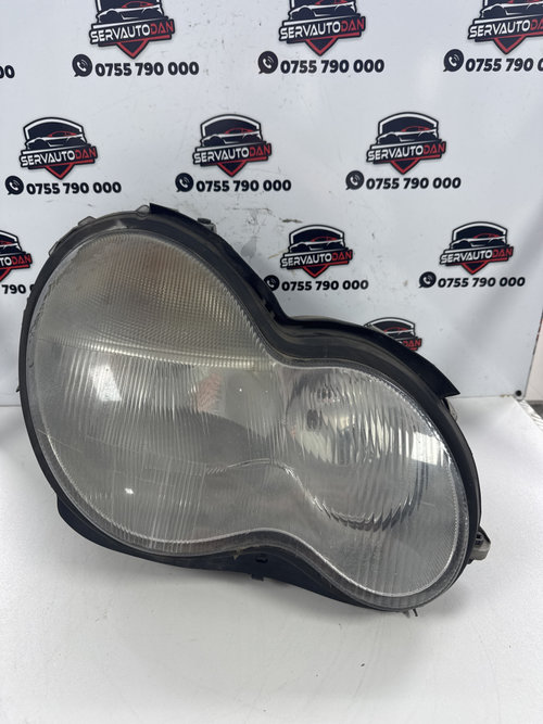 Far dreapta Mercedes-Benz C-Class (2001-2007) [W203] 2.2 Motorina 2004, -