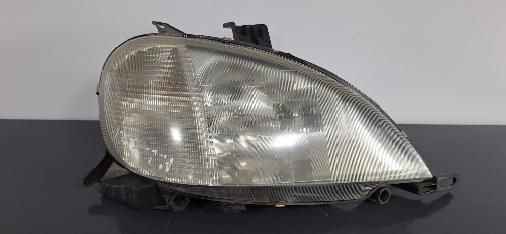 Far dreapta Mercedes-Benz M-Class (1998-2005) [W163] 3.2 Benzina 2003, VOLAN STANGA
