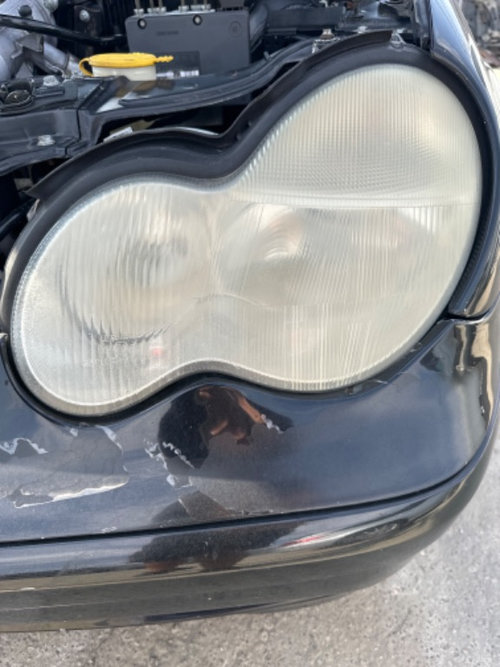 Far dreapta Mercedes c class w203 de Europa fără xenon
