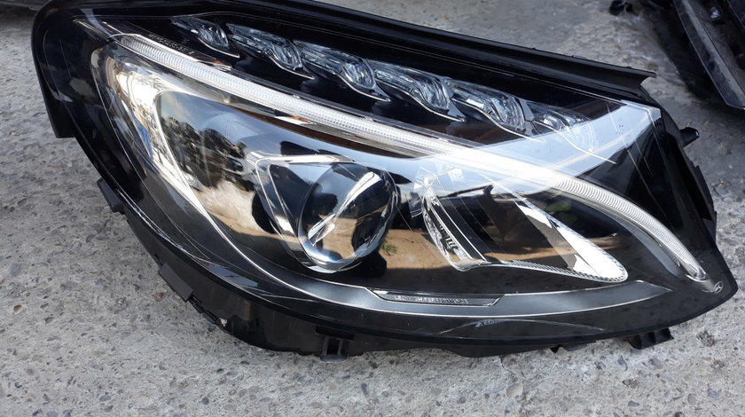 Far dreapta Mercedes C-Class W205 Cod:2059062604