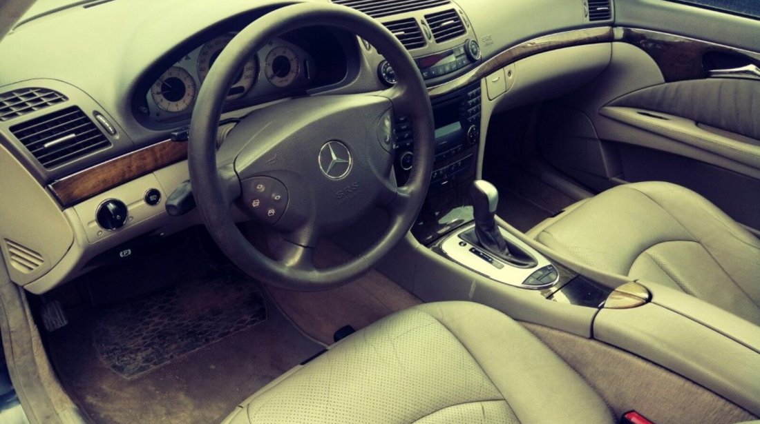 Far dreapta Mercedes E-CLASS W211 2003 Berlina 3222