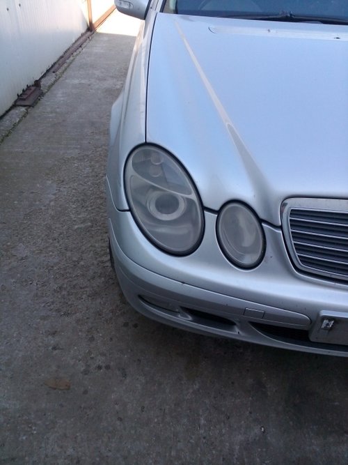 Far dreapta Mercedes E class w211 classic