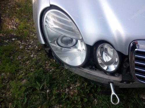 Far dreapta mercedes E class w211 Facelift,in stare foarte buna