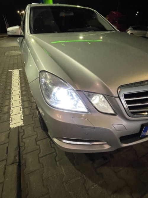 Far dreapta Mercedes e class w212 bi-xenon adaptiv de europa