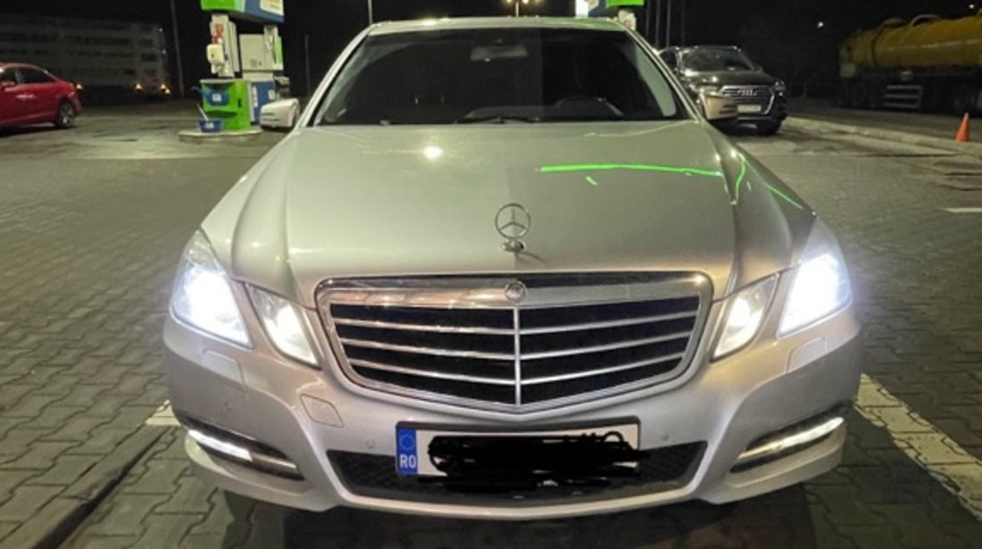 Far dreapta Mercedes e class w212 bi-xenon adaptiv de europa