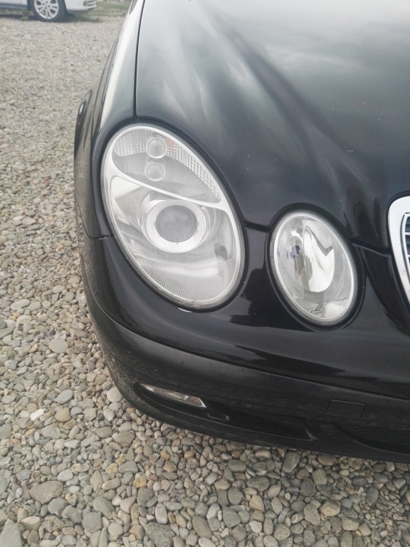 Far dreapta Mercedes E220 CDI W211 fara xenon