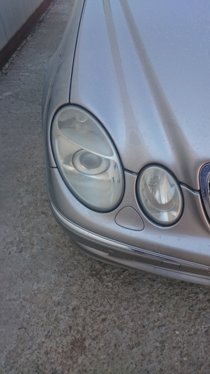 Far dreapta Mercedes E270 cdi w211 Xenon