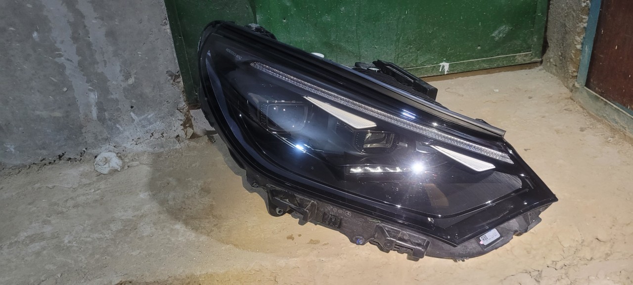 Far dreapta Mercedes EQE SUV COD:  A2949069401