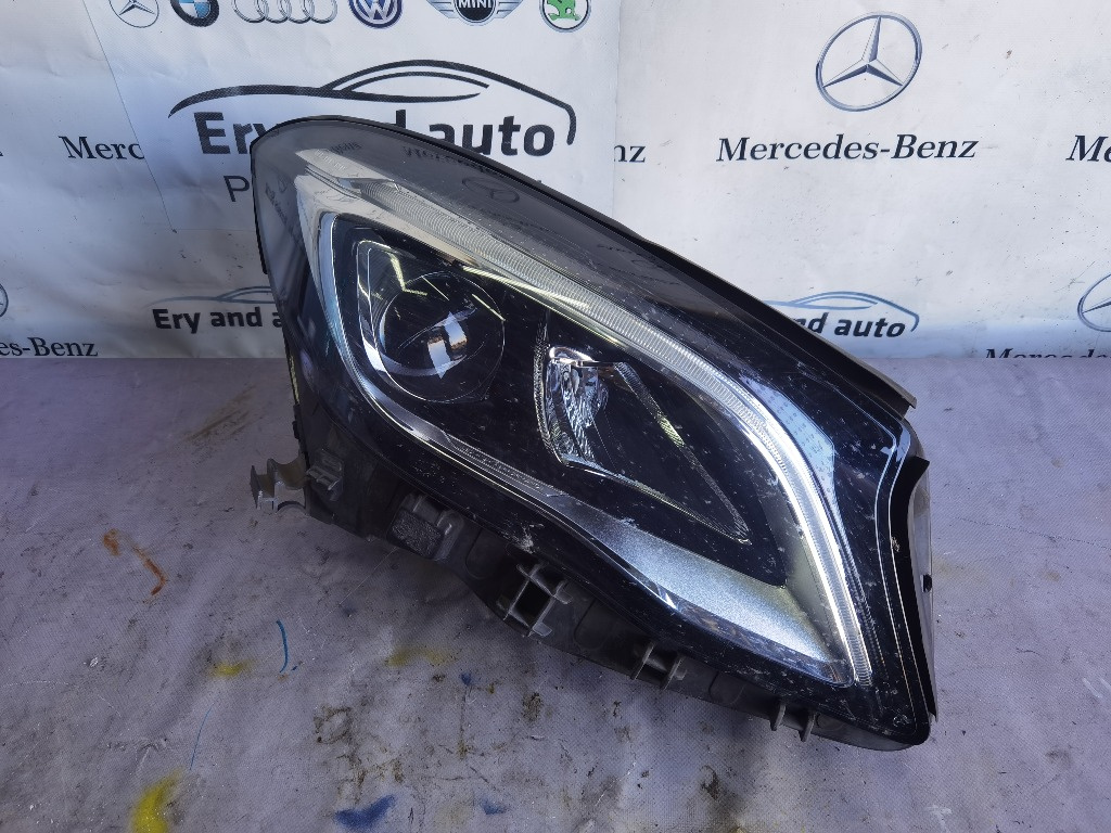 Far dreapta Mercedes Gla x156 an 2017