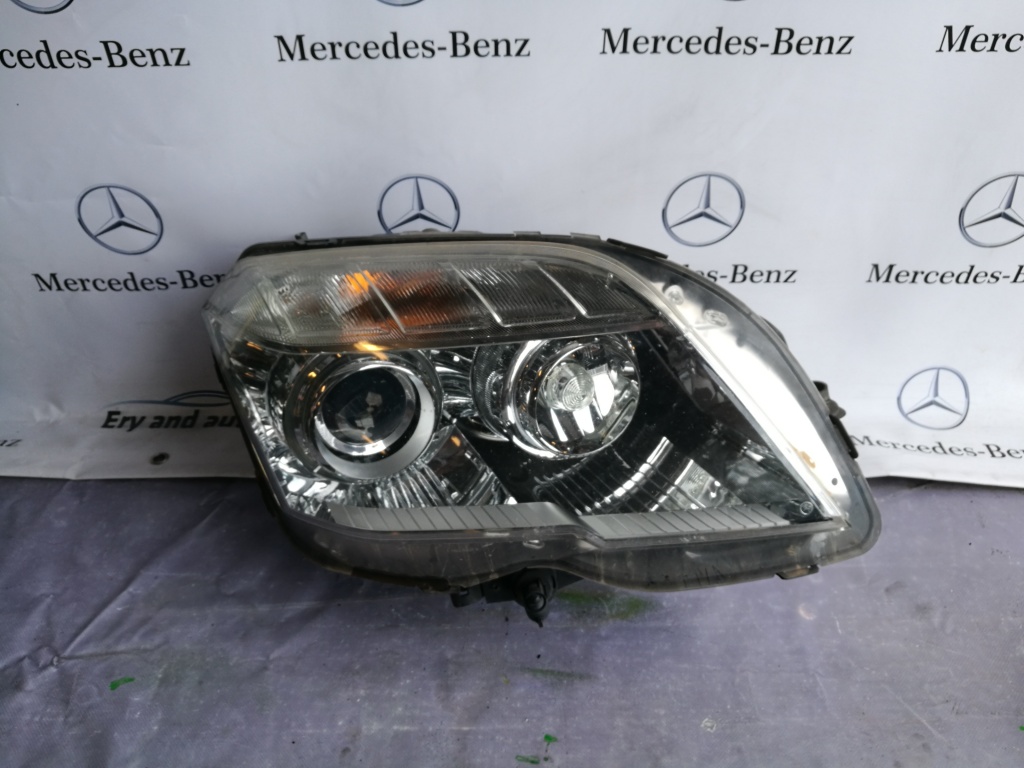 Far dreapta Mercedes GLK Xenon