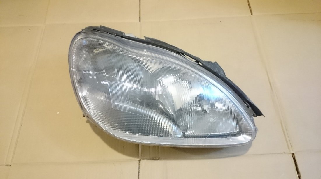 Far dreapta Mercedes S-Class W220 (1998-2006) cod 0301153272, 1300591317, A2208200861