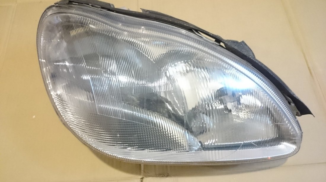 Far dreapta Mercedes S-Class W220 (1998-2006) cod 0301153272, 1300591317, A2208200861