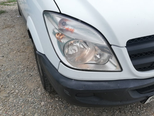 FAR DREAPTA MERCEDES SPRINTER 906 AN 2010