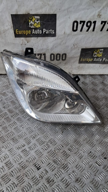 Far dreapta Mercedes Sprinter W906 2.2 CDI Euro 5 an 2011