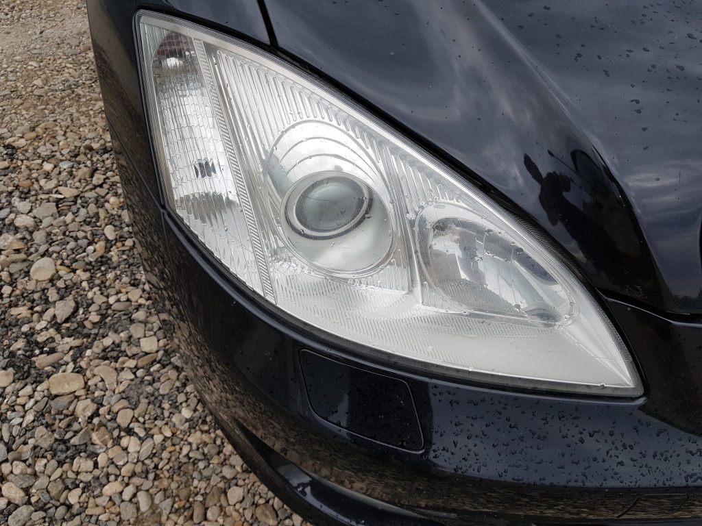 FAR DREAPTA MERCEDES W221 S-CLASS FARA XENON