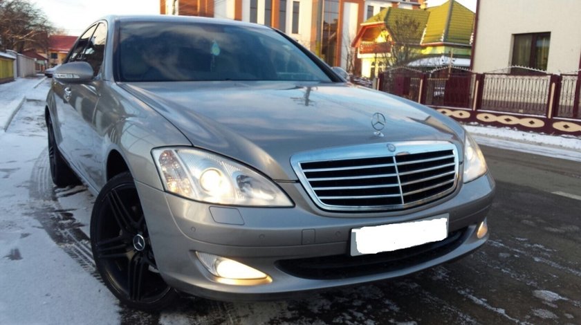 Far dreapta MERCEDES W221