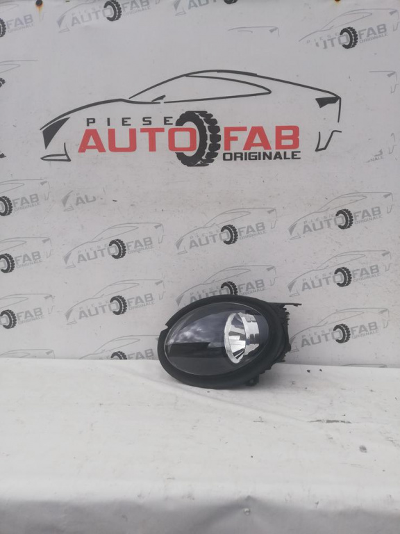 Far dreapta Mini Cooper F56 LCI an 2018-2019-2020-2021-2022 CV579CZUX8