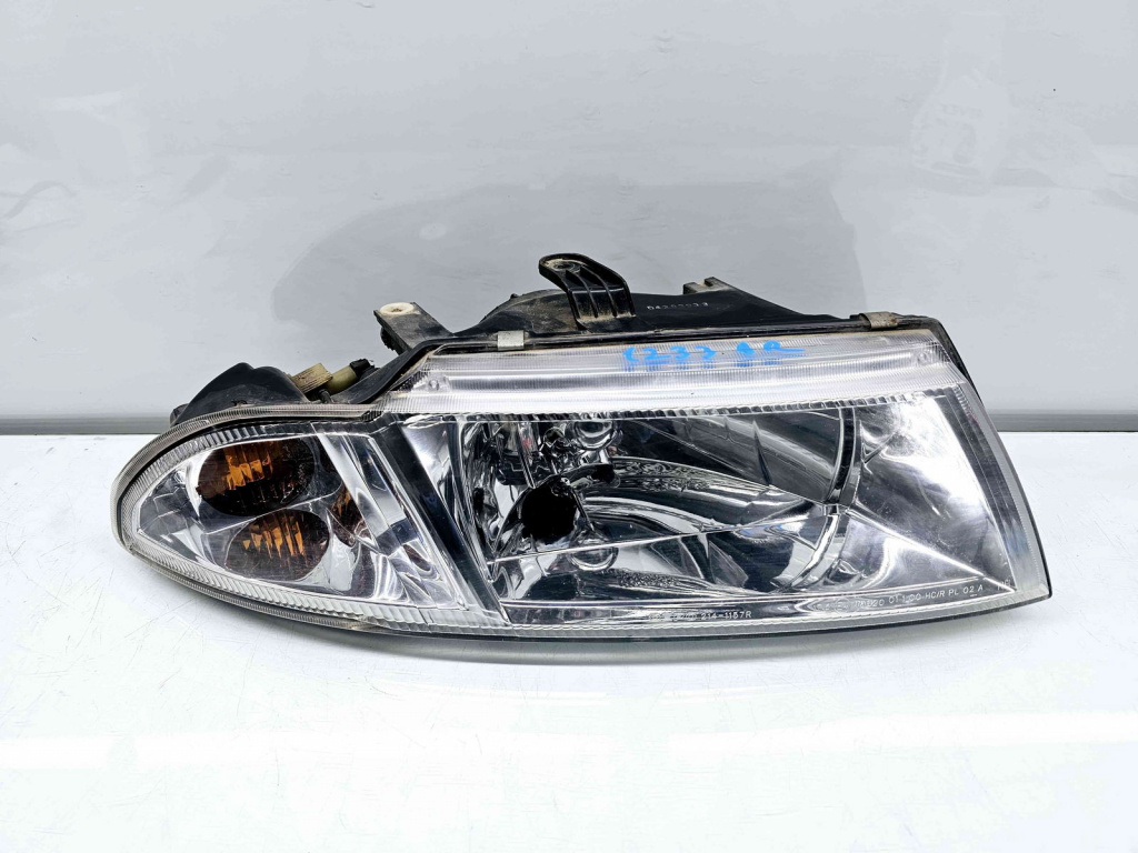 Far dreapta MITSUBISHI Carisma (DA) [Fabr 1995-2007] OEM