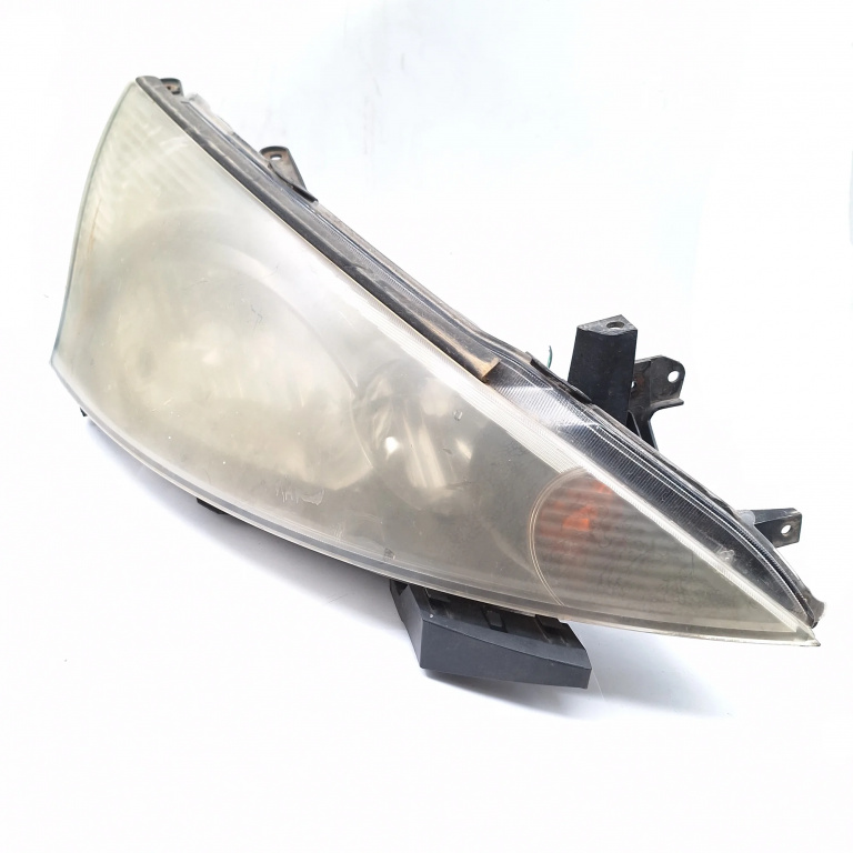 Far Dreapta Mitsubishi Grandis (Naw) 2003 > 2.0 Di-D Bsy Motorina