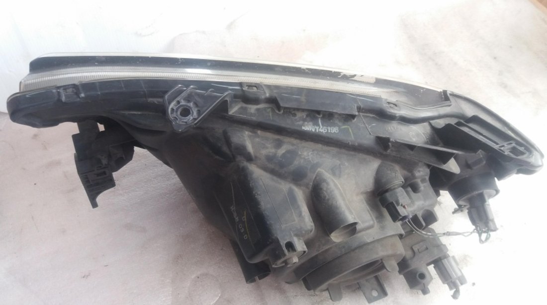 Far dreapta mitsubishi l200 2.5 d di-d 4d56u 2004-2015 mn146196