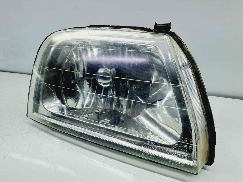 Far dreapta MITSUBISHI L200 Facelift [Fabr 2002-2006] OEM