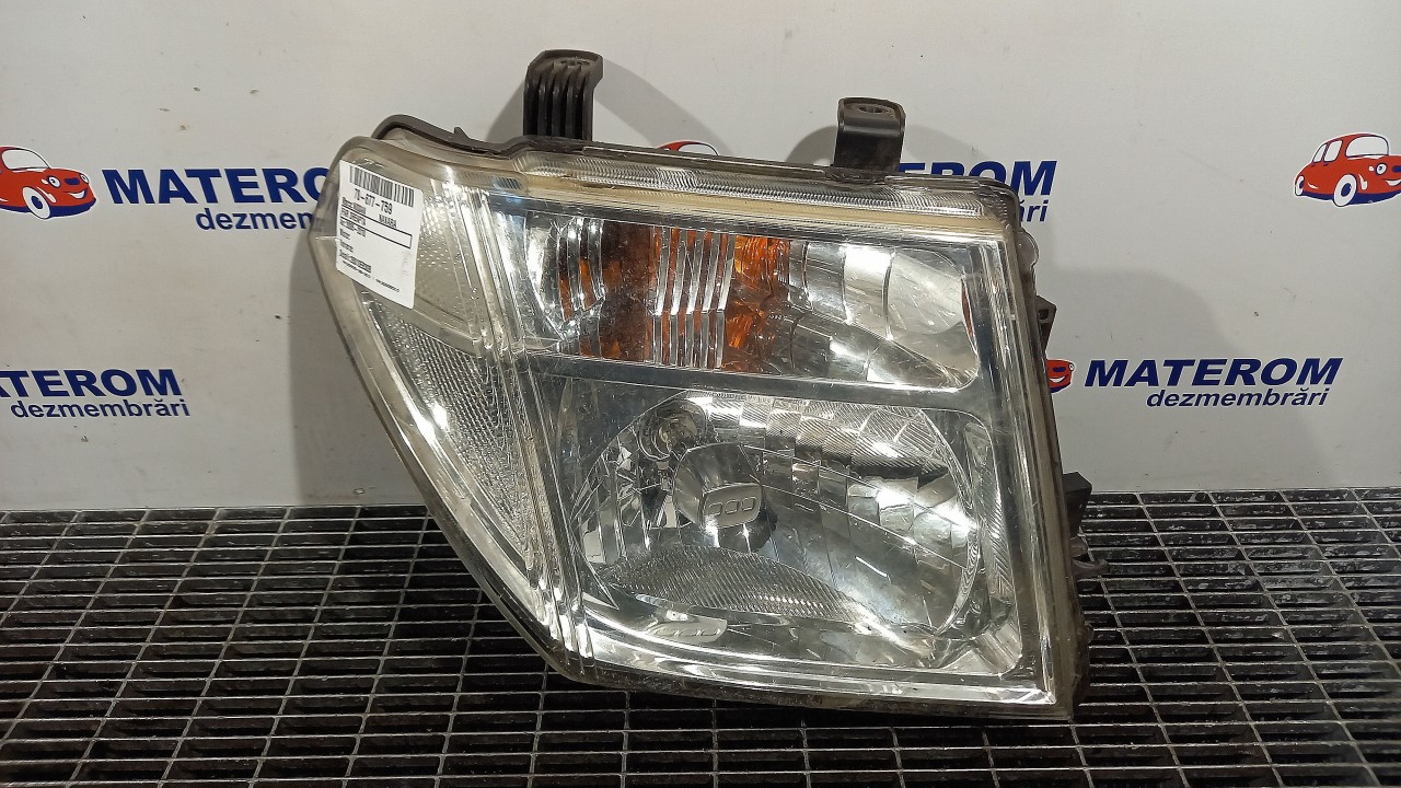 FAR DREAPTA NISSAN NAVARA NAVARA - - (2005 2010)