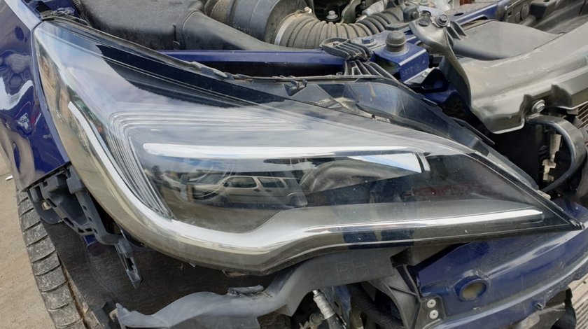 Far dreapta opel astra k cod 7960400000