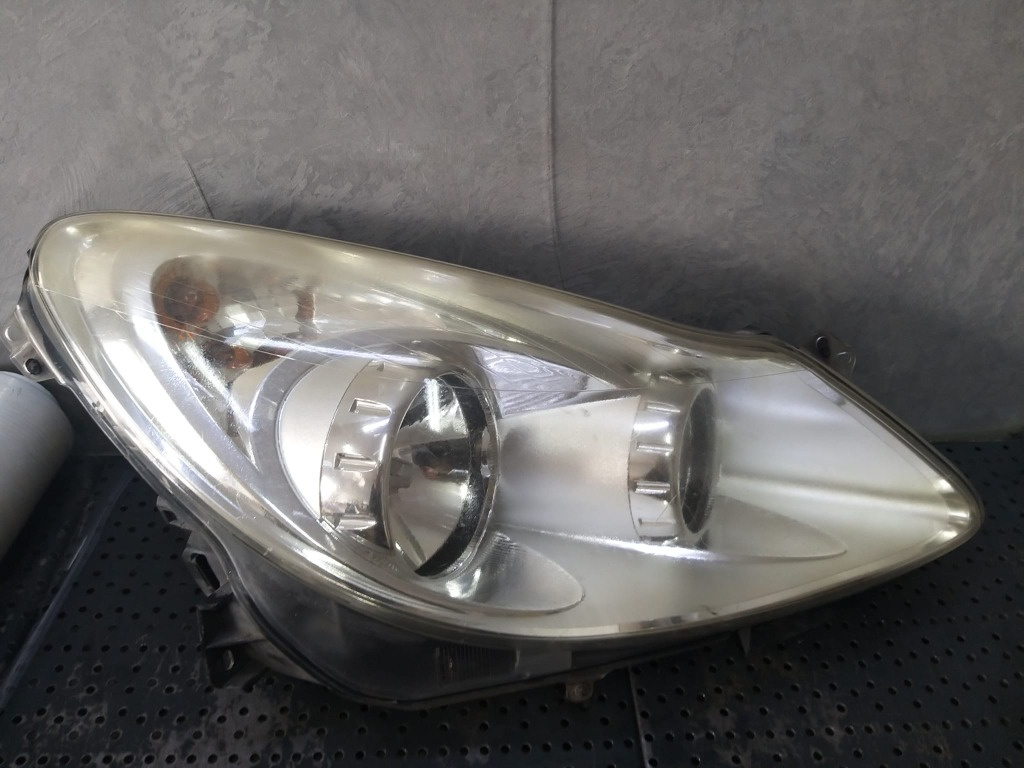 Far dreapta opel corsa d 13186382 89313300