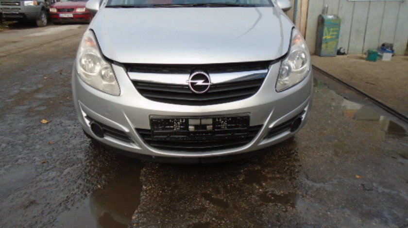 Far Dreapta Opel Corsa D