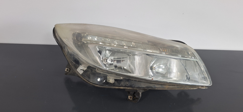 Far dreapta Opel Insignia A (2008-2013) 2.0 Motorina 2009, 13226781