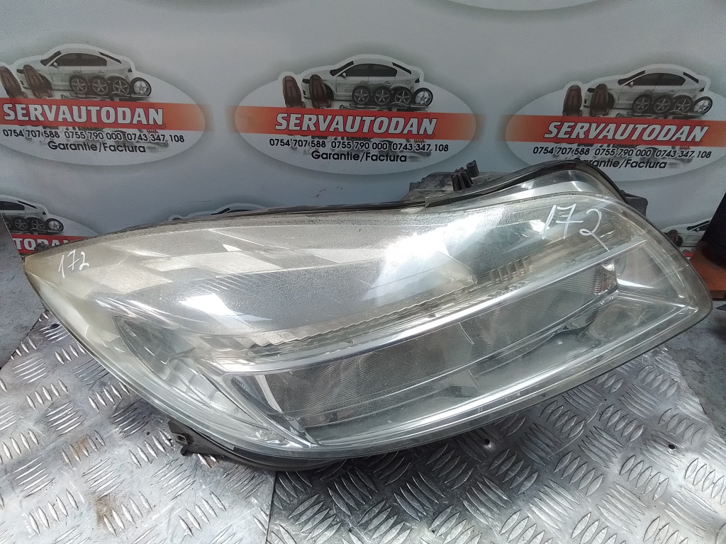 Far dreapta Opel Insignia A (2008-2013) 2.0 Motorina 2008, 13226781