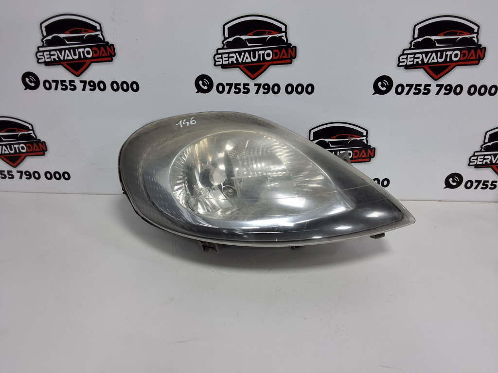 Far dreapta Opel Vivaro (2001-2006) 1.9 Motorina 2006, 7700311374 / VOLAN DREAPTA