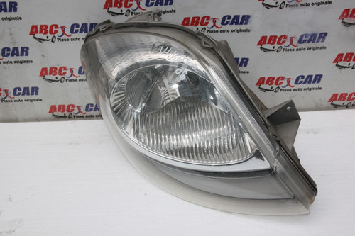 Far dreapta Opel Vivaro A cod: 770311372 / 91165720 2001-2014