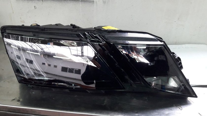 Far dreapta original pt Skoda Octavia 3 facelift 2017.