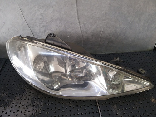 Far dreapta peugeot 206 2a c 9628666780 89001770