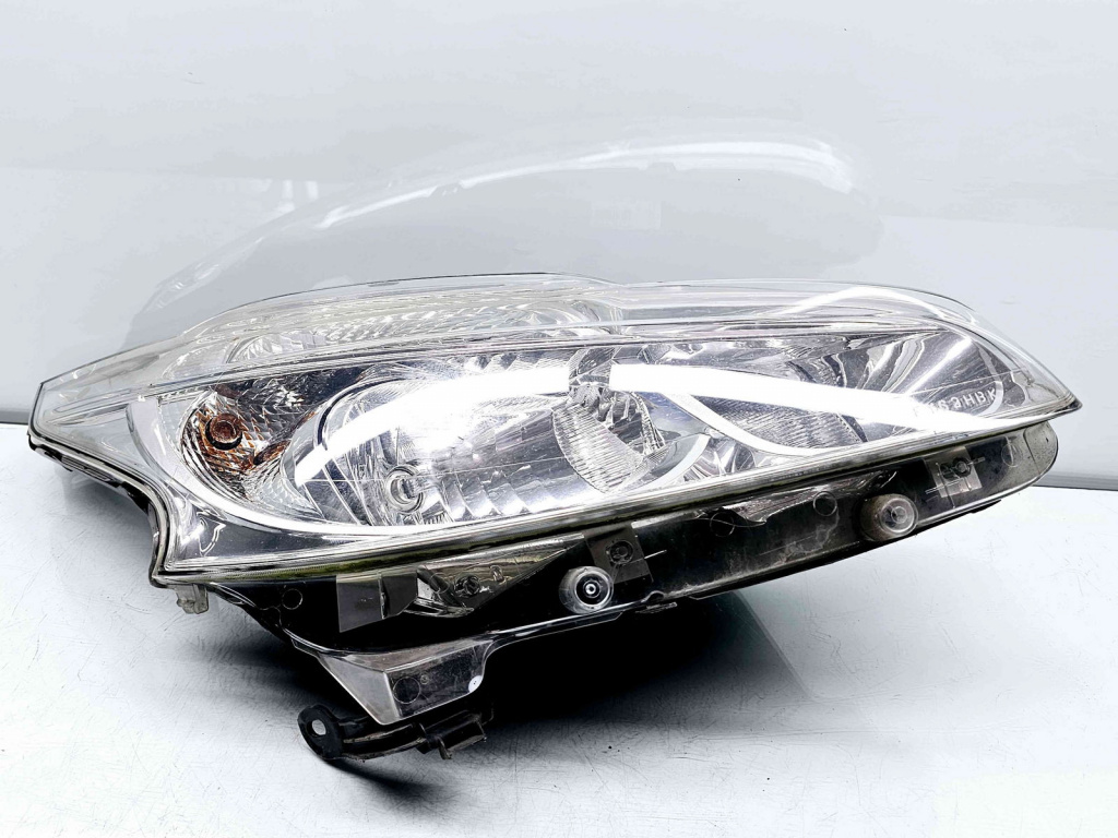 Far dreapta Peugeot 208 [Fabr 2012-2024] 9802221380