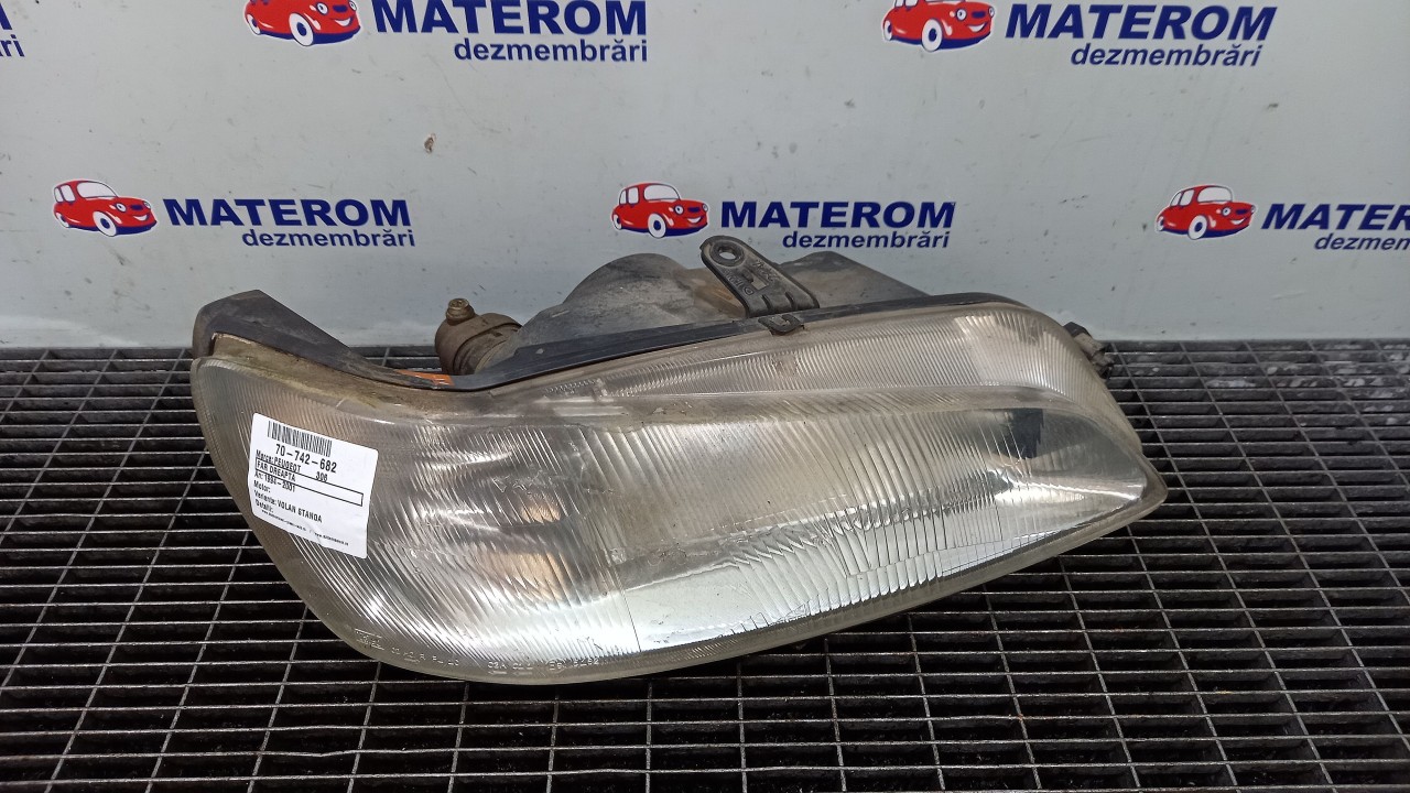 FAR DREAPTA PEUGEOT 306 - - (1994 2001)