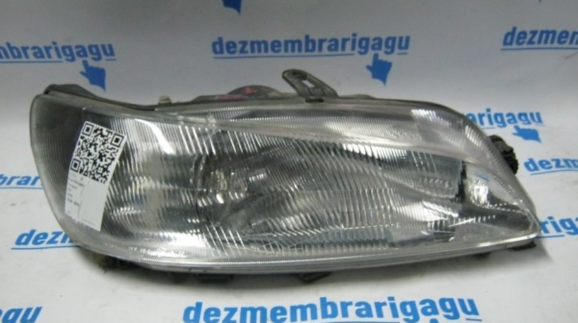 Far dreapta Peugeot 306