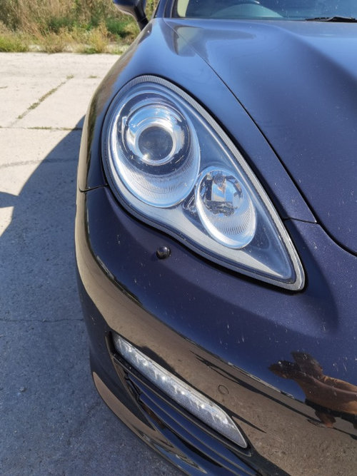 Far dreapta Porsche Panamera 3.0 d an 2011-2015