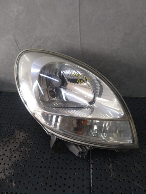 Far dreapta renault kangoo 1 kc 8200236591 89008440 89008684 89009622